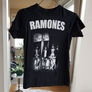 Ramones band tee
